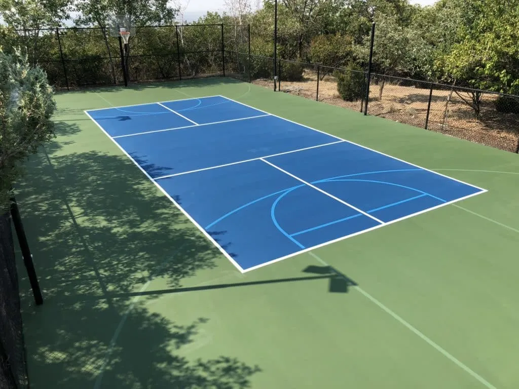 Xây sân bóng rổ - pickleball tiêu chuẩn 6 lớp sơn có 10% Hạt Cao Su DecoTurf US trên nền nhựa